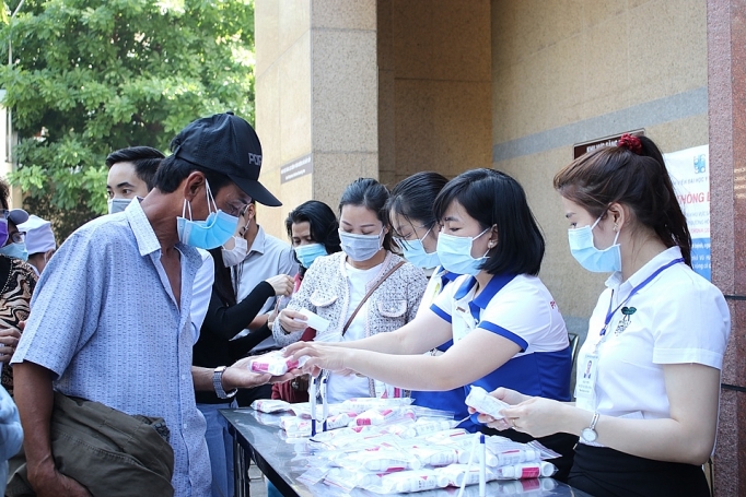 Bệnh viện tăng cường kiểm soát, nâng cao ý thức phòng chống dịch cho người dân benh vien tang cuong kiem soat nang cao y thuc phong chong dich cho nguoi dan