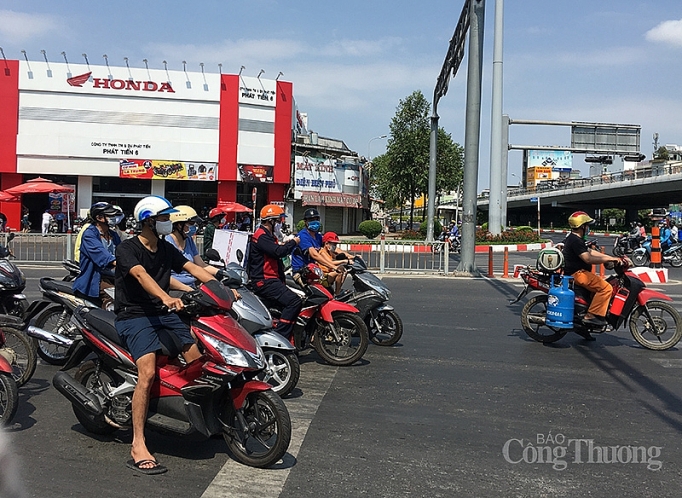 TP. Hồ Chí Minh: Nhà hàng, quán ăn chấp hành nghiêm việc đóng cửa chống dịch tp ho chi minh nha hang quan an chap hanh nghiem viec dong cua chong dich