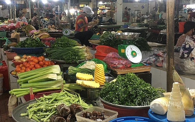 tp ho chi minh suc mua thuc pham giam manh sau 3 ngay thuc hien cach ly xa hoi