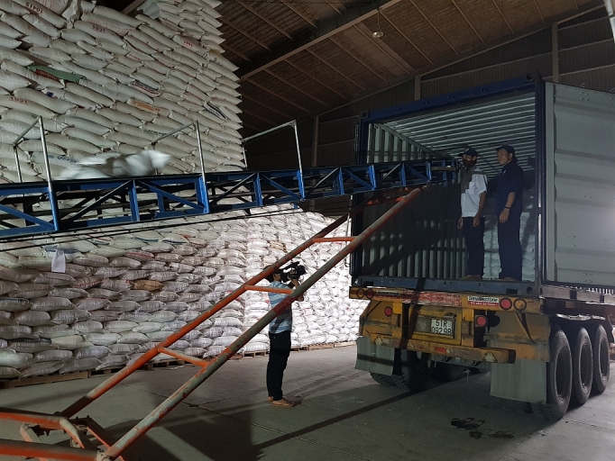 Nhiều doanh nghiệp xuất khẩu gạo bức xúc vì không mở được tờ khai hải quan nhieu doanh nghiep xuat khau gao buc xuc vi khong mo duoc to khai hai quan