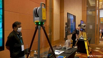 Singapore thử nghiệm hộp thiết bị bảo vệ khoảng cách an toàn để tái khởi động du lịch