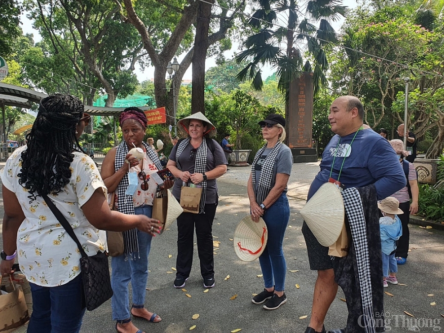 Công bố chiến dịch truyền thông “TP. Hồ Chí Minh chào đón bạn” Công bố chiến dịch truyền thông “TP. Hồ Chí Minh chào đón bạn”