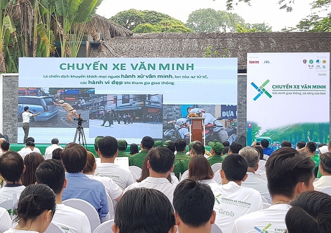 Phát động chiến dịch “Chuyến xe văn minh” tại TP. Hồ Chí Minh phat dong chien dich chuyen xe van minh tai tp ho chi minh