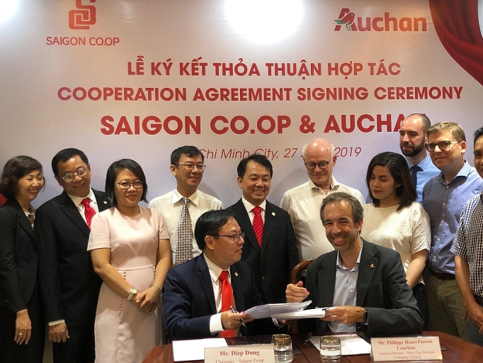 saigon coop tiep quan cac hoat dong kinh doanh cua auchan viet nam