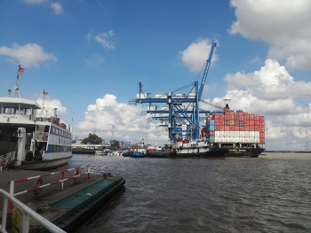 Doanh nghiệp xuất khẩu “gồng mình” chống chọi với làn sóng tăng giá