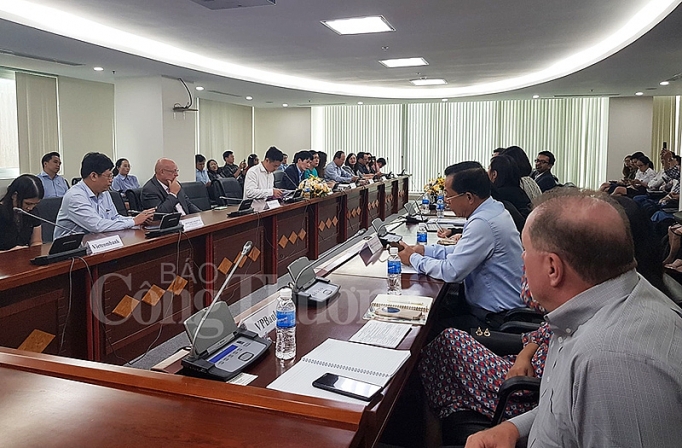 walmart tim nguon cung hang thuc pham thuy san tai viet nam