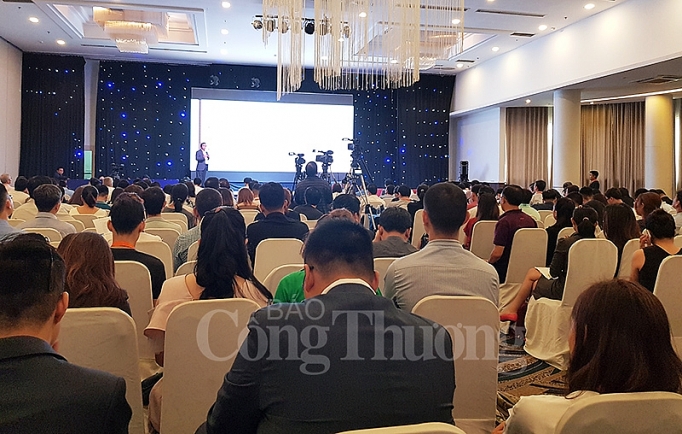 Xuất khẩu trực tuyến là kênh hiệu quả nhất để doanh nghiệp tiếp cận tới mọi thị trường xuat khau truc tuyen la kenh hieu qua nhat de doanh nghiep tiep can toi moi thi truong