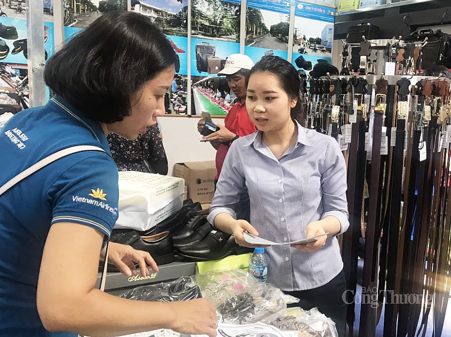 Kích cầu nội địa tạo nền tảng cho phát triển kinh tế kich cau noi dia tao nen tang cho phat trien kinh te