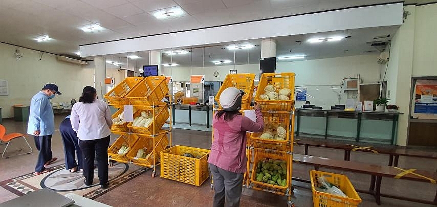Hơn 17 tấn hàng hóa thiết yếu được bán qua Bưu điện TP. Hồ Chí Minh