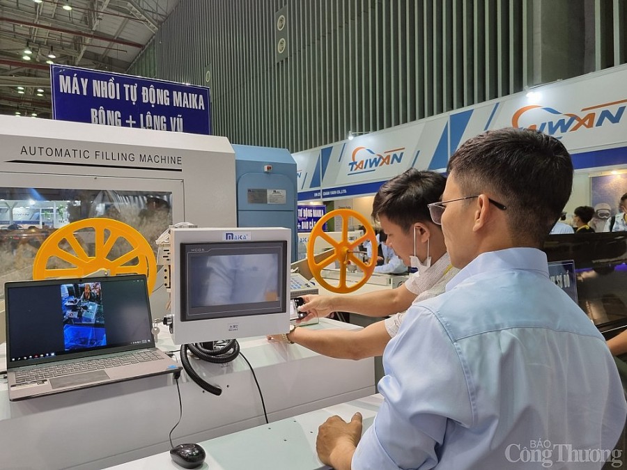 SaigonTex & SaigonFabric 2022 thu hút hàng ngàn lượt khách tham quan trong ngày khai mạc