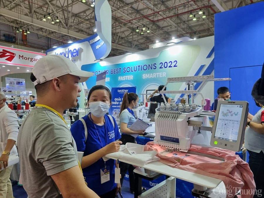 SaigonTex & SaigonFabric 2022 thu hút hàng ngàn lượt khách tham quan trong ngày khai mạc