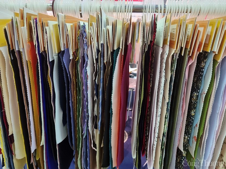 SaigonTex & SaigonFabric 2022 thu hút hàng ngàn lượt khách tham quan trong ngày khai mạc