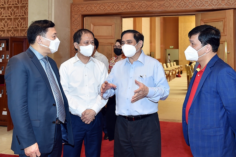 Ưu tiên phòng chống dịch bệnh nhưng vẫn cần duy trì sản xuất