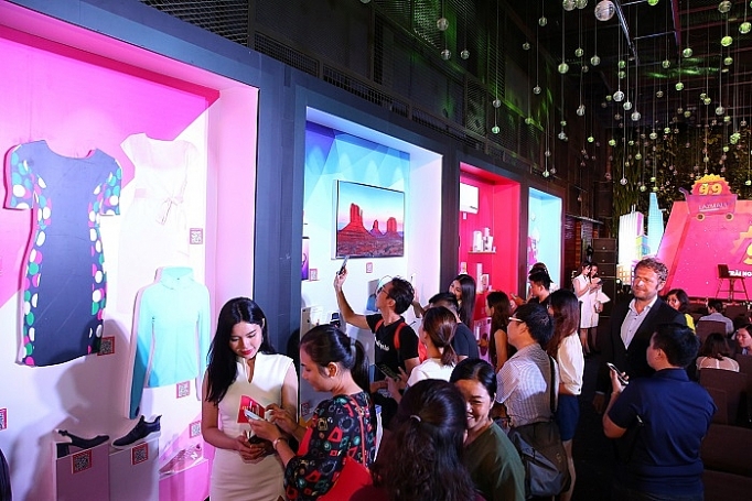 kenh mua sam lazmall moi cua lazada cho phep khach hang doi tra trong vong 15 ngay