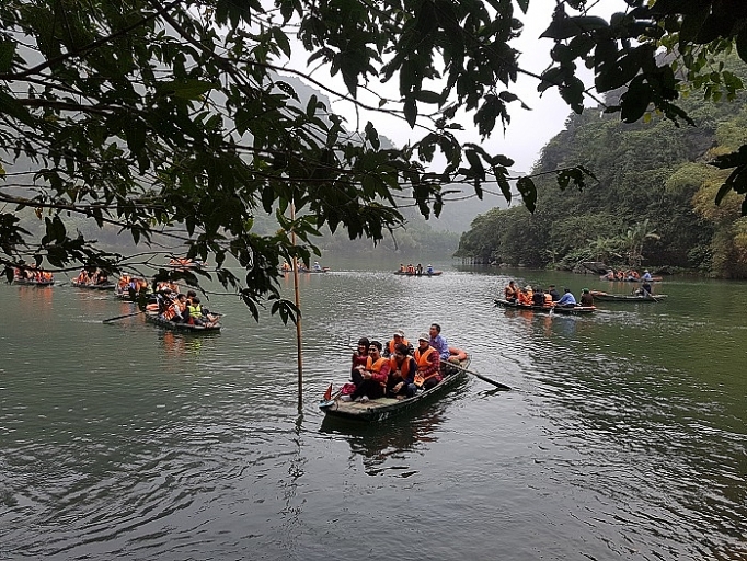 du lich 40 thu hut gioi tre khoi nghiep