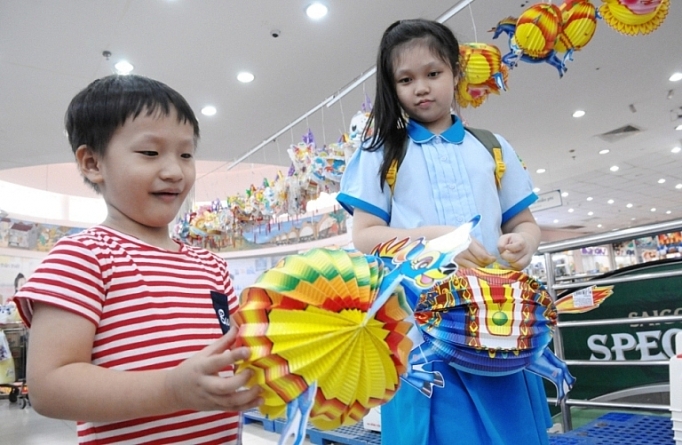 coopmart chi ban long den va banh trung thu an toan cua viet nam