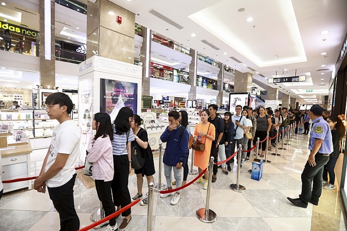 thi truong thoi trang nhanh viet nam ky i thoi trang ngoai don dap do bo