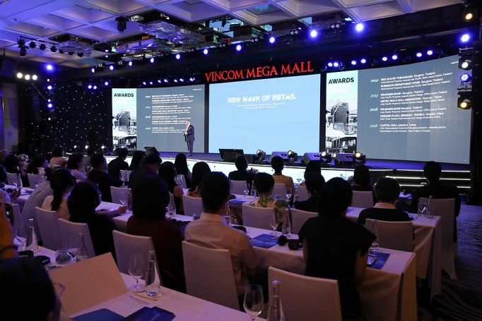 vincom mega mall lan song moi cua thi truong ban le viet