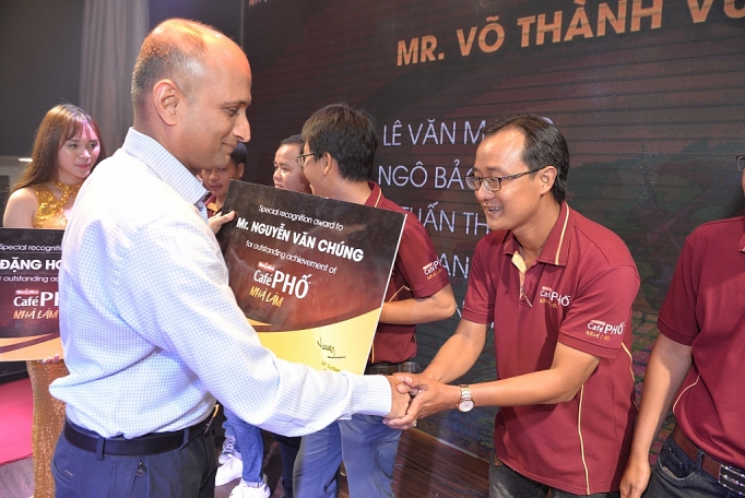 MacCoffee - Café Phố sẽ tiếp tục đầu tư vào thị trường cà phê hòa tan Việt Nam maccoffee cafe pho se tiep tuc dau tu vao thi truong ca phe hoa tan viet nam