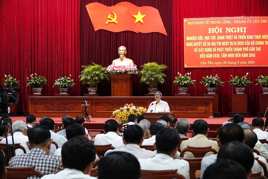 0427-xay-dung-phat-trien-tp-can-tho