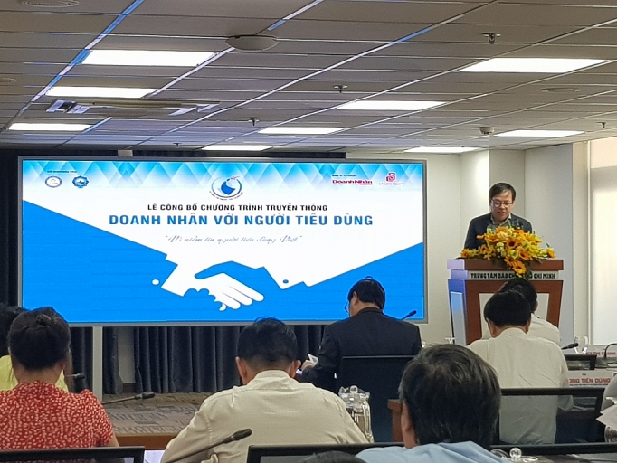 truyen thong doanh nhan voi nguoi tieu dung