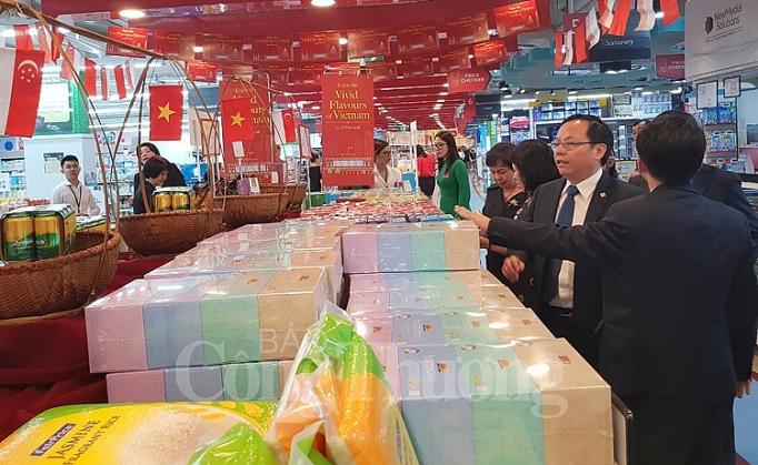 Tuần lễ hàng Việt Nam tại Singapore 2018: Cơ hội đưa hàng Việt Nam ra thế giới tuan le hang viet nam tai singapore 2018 co hoi dua hang viet nam ra the gioi