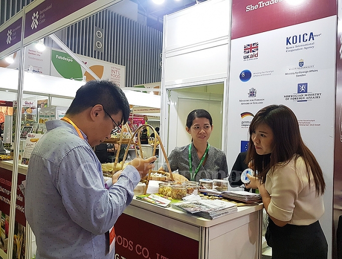 Dự án Shetrades hỗ trợ doanh nghiệp nữ tiếp cận thị trường qua Vietnam Foodexpo 2019 du an shetrades ho tro doanh nghiep nu viet tiep can thi truong qua vietnam foodexpo 2019