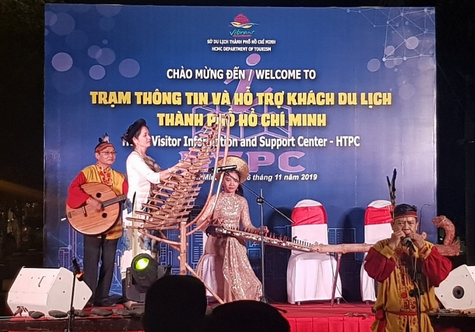 Trạm thông tin và Hỗ trợ khách du lịch: Góp phần thúc đẩy du lịch TP. Hồ Chí Minh phát triển tram thong tin va ho tro khach du lich gop phan thuc day du lich tp ho chi minh phat trien