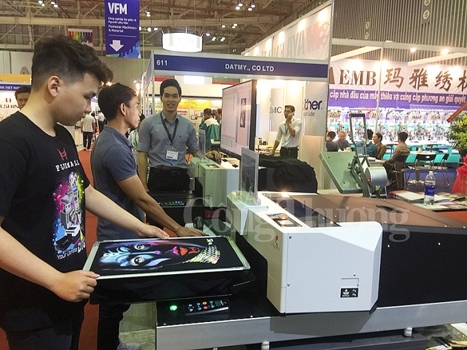 lo ngai loi nhuan sut giam doanh nghiep det may tim huong ung pho trong nam 2020