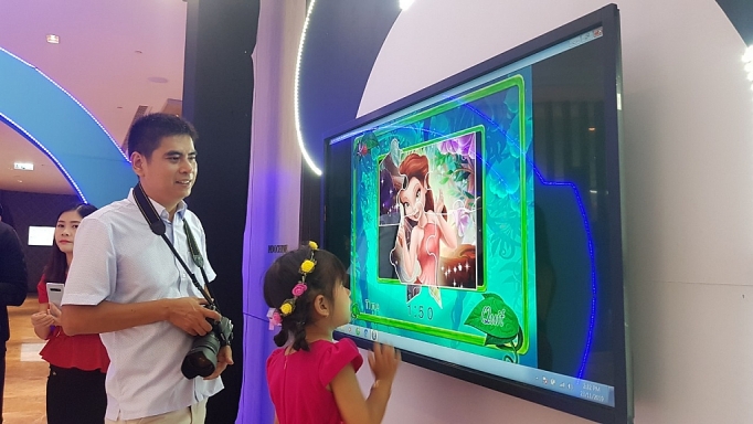 vinaphone bat tay hop tac disney so hoa the gioi co tich tren nen tang di dong