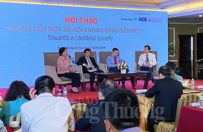 tien toi mot xa hoi khong dung tien mat can giai phap tu nhieu phia