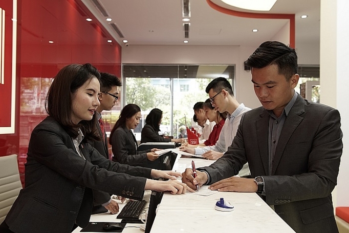 bat chap thi truong chung khoan sut giam ssi van tang truong 372 trong 2018