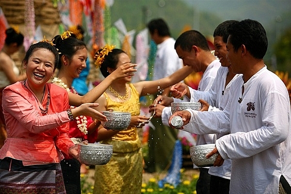 an tet xa nha ngay cang no ro