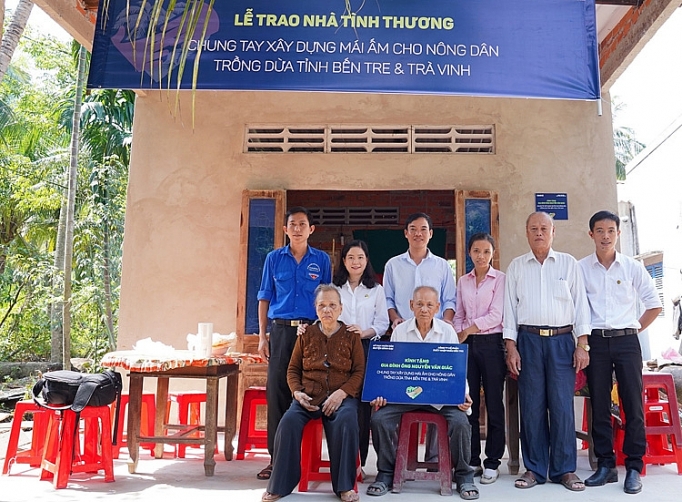 Betrimex bàn giao nhà tình thương cho bà con Bến Tre, Trà Vinh đón Tết betrimex ban giao nha tinh thuong cho ba con ben tre tra vinh don tet