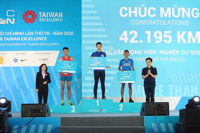 Hơn 9.000 vận động viên tham gia giải chạy HCMC Marathon 2020 hon 9000 van dong vien tham gia giai chay hcmc marathon 2020