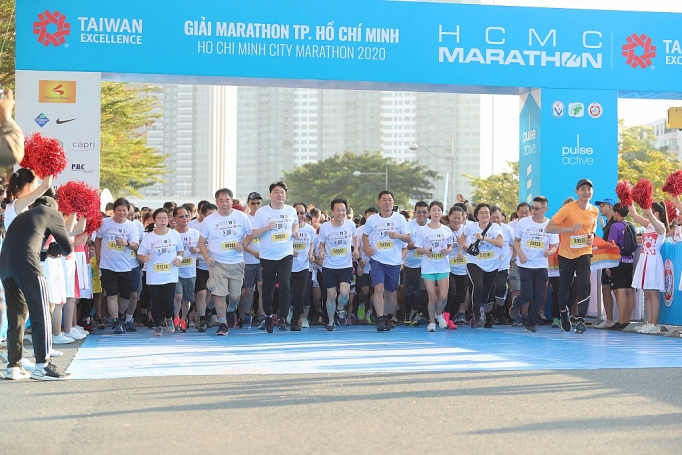 Hơn 9.000 vận động viên tham gia giải chạy HCMC Marathon 2020 hon 9000 van dong vien tham gia giai chay hcmc marathon 2020