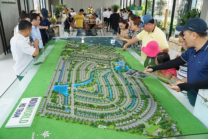 Hơn 300 khách hàng “ phấn khích” trải nghiệm biệt thự mẫu NovaWorld Hồ Tràm hon 300 khach hang phan khich trai nghiem biet thu mau novaworld ho tram
