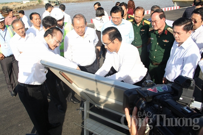 Đoàn công tác Chính phủ thăm và kiểm tra tiến độ xây dựng cảng Quốc tế Long An doan cong tac chinh phu tham va kiem tra tien do xay dung cang quoc te long an