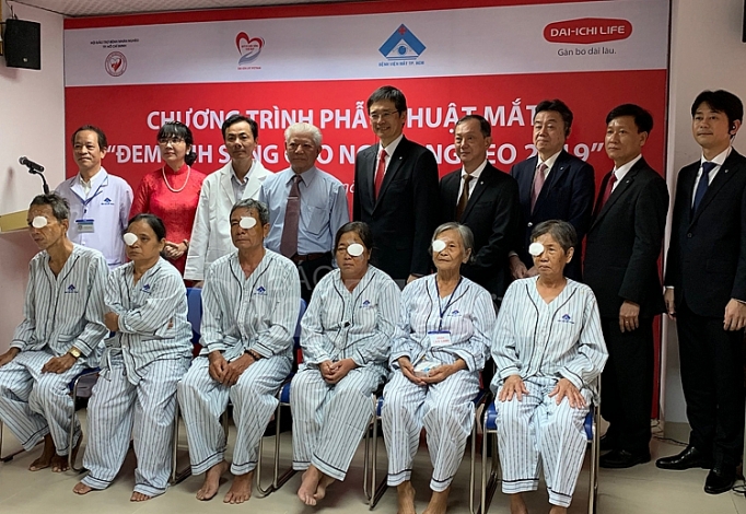 Dai-ichi Việt Nam tài trợ phẫu thuật mắt cho hơn 100 bệnh nhân nghèo dai ichi viet nam tai tro phau thuat mat cho hon 100 benh nhan ngheo