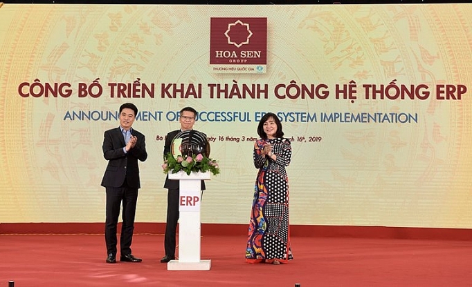 Hoa Sen xuất khẩu 15.000 tấn tôn đến châu Âu và triển khai hệ thống ERP hoa sen xuat khau 15000 tan ton den chau au va trien khai he thong erp