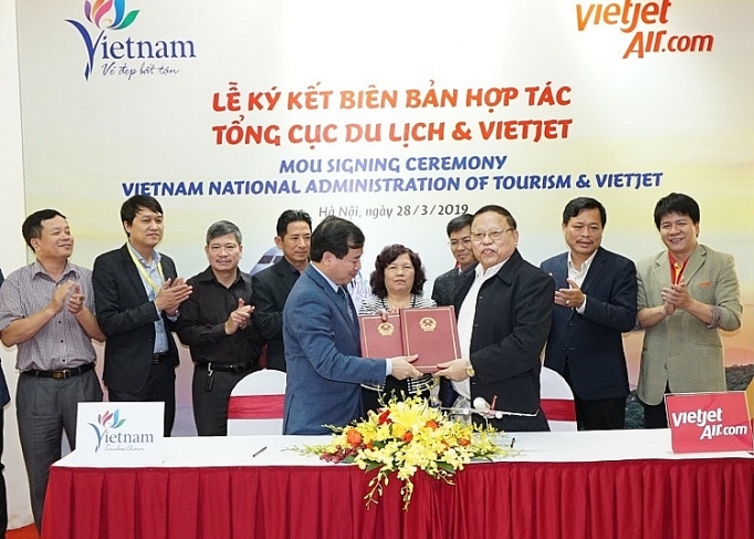 tong cuc du lich va vietjet air hop tac xuc tien quang ba du lich