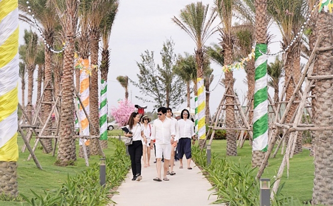 to hop du lich nghi duong giai tri novaworld dang hinh thanh tai ho tram