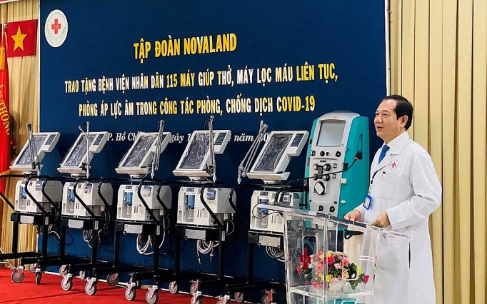 novaland trao tang trang thiet bi y te tri gia 10 ty den benh vien nhan dan 115