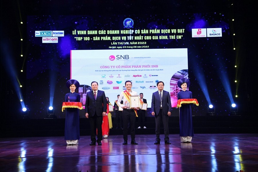 Công ty SNB vinh danh “Top 100 sản phẩm, dịch vụ tốt nhất cho gia đình và trẻ em” Công ty SNB vinh danh “Top 100 sản phẩm, dịch vụ tốt nhất cho gia đình và trẻ em”