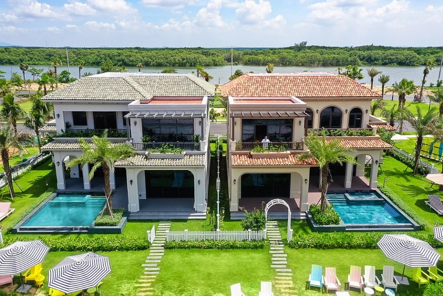 Nhà thiết kế Adrian Anh Tuấn tận hưởng trải nghiệm mới tại NovaWorld Ho Tram Nhà thiết kế Adrian Anh Tuấn tận hưởng trải nghiệm mới tại NovaWorld Ho Tram