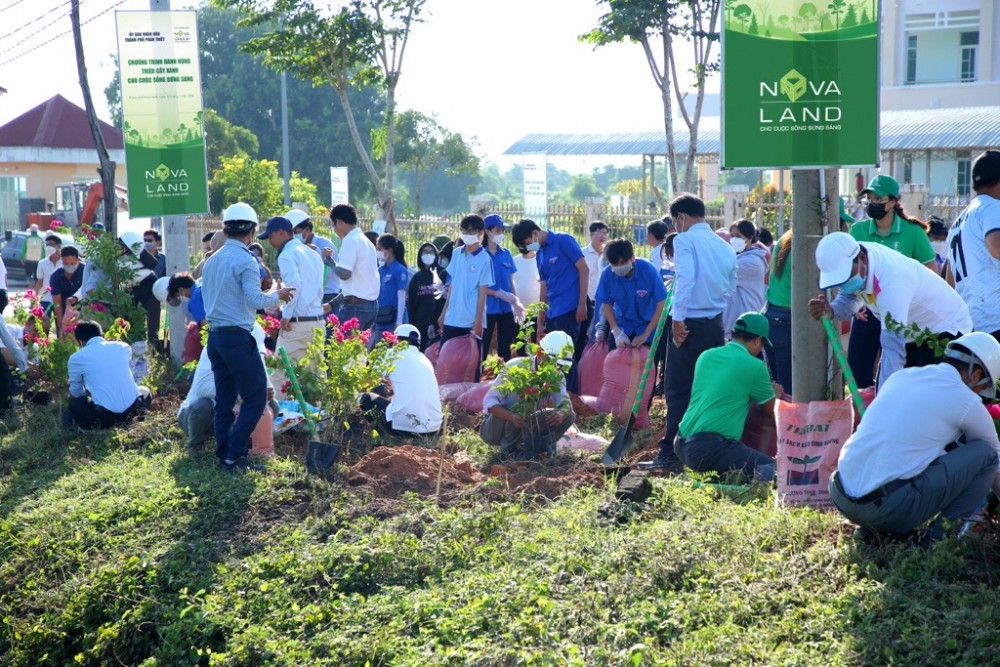Hoa hậu Trái đất và NovaGroup làm đẹp các tuyến đường tại TP. Phan Thiết Hoa hậu Trái đất và NovaGroup làm đẹp các tuyến đường tại TP. Phan Thiết