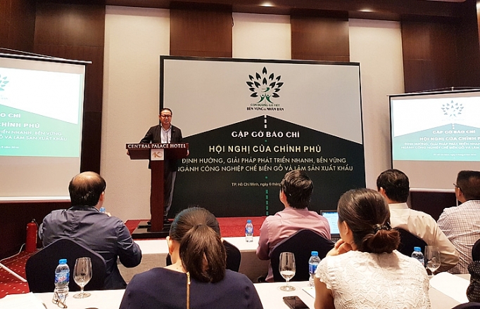 Lần đầu tiên Chính phủ đối thoại với doanh nghiệp ngành gỗ lan dau tien chinh phu doi thoai voi doanh nghiep nganh go