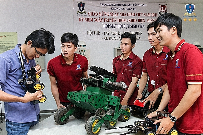 Tự tin chọn trường đạt kiểm định để vững khởi nghiệp, sáng tương lai Tự tin chọn trường đạt kiểm định để vững khởi nghiệp, sáng tương lai