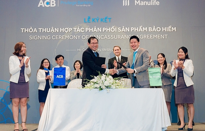 Manulife Việt Nam mở rộng hợp tác phân phối bảo hiểm qua ngân hàng ACB manulife viet nam mo rong hop tac phan phoi bao hiem qua ngan hang acb