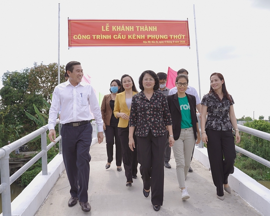 undefined 1312-cong-trinh-cau-kenh-phung-thot